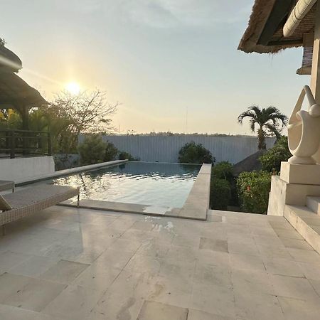 Villa Michiko Uluwatu  Exterior photo